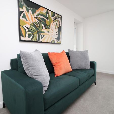 No 43 Stadium Views By Ssw - 2Br, Parking, Sleeps 4, 3Min Walk To Stadium, 10Min Drive To City Centre, Marina And Close To M4 Morriston Buitenkant foto