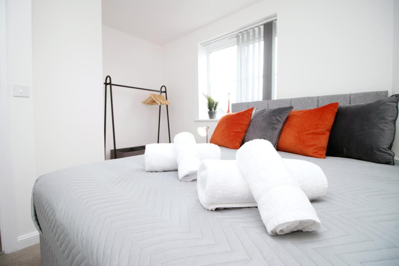 No 43 Stadium Views By Ssw - 2Br, Parking, Sleeps 4, 3Min Walk To Stadium, 10Min Drive To City Centre, Marina And Close To M4 Morriston Buitenkant foto