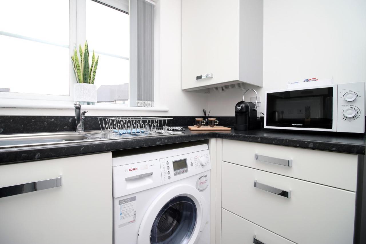 No 43 Stadium Views By Ssw - 2Br, Parking, Sleeps 4, 3Min Walk To Stadium, 10Min Drive To City Centre, Marina And Close To M4 Morriston Buitenkant foto