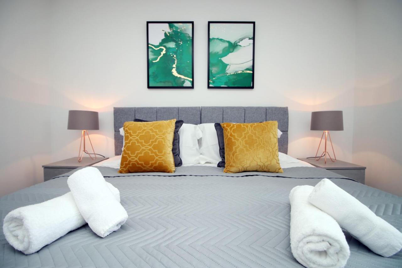 No 43 Stadium Views By Ssw - 2Br, Parking, Sleeps 4, 3Min Walk To Stadium, 10Min Drive To City Centre, Marina And Close To M4 Morriston Buitenkant foto