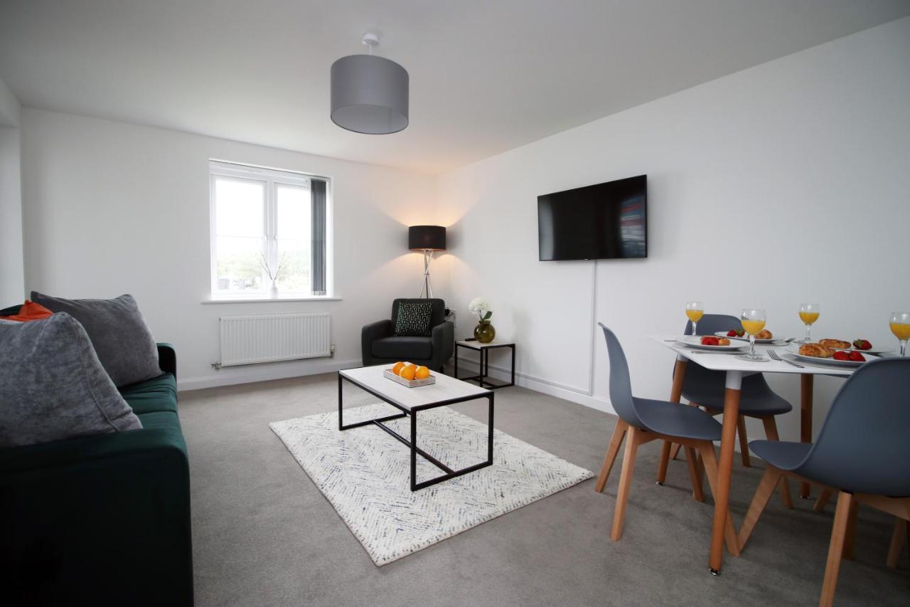 No 43 Stadium Views By Ssw - 2Br, Parking, Sleeps 4, 3Min Walk To Stadium, 10Min Drive To City Centre, Marina And Close To M4 Morriston Buitenkant foto