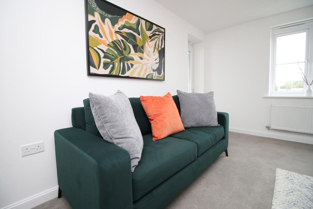 No 43 Stadium Views By Ssw - 2Br, Parking, Sleeps 4, 3Min Walk To Stadium, 10Min Drive To City Centre, Marina And Close To M4 Morriston Buitenkant foto