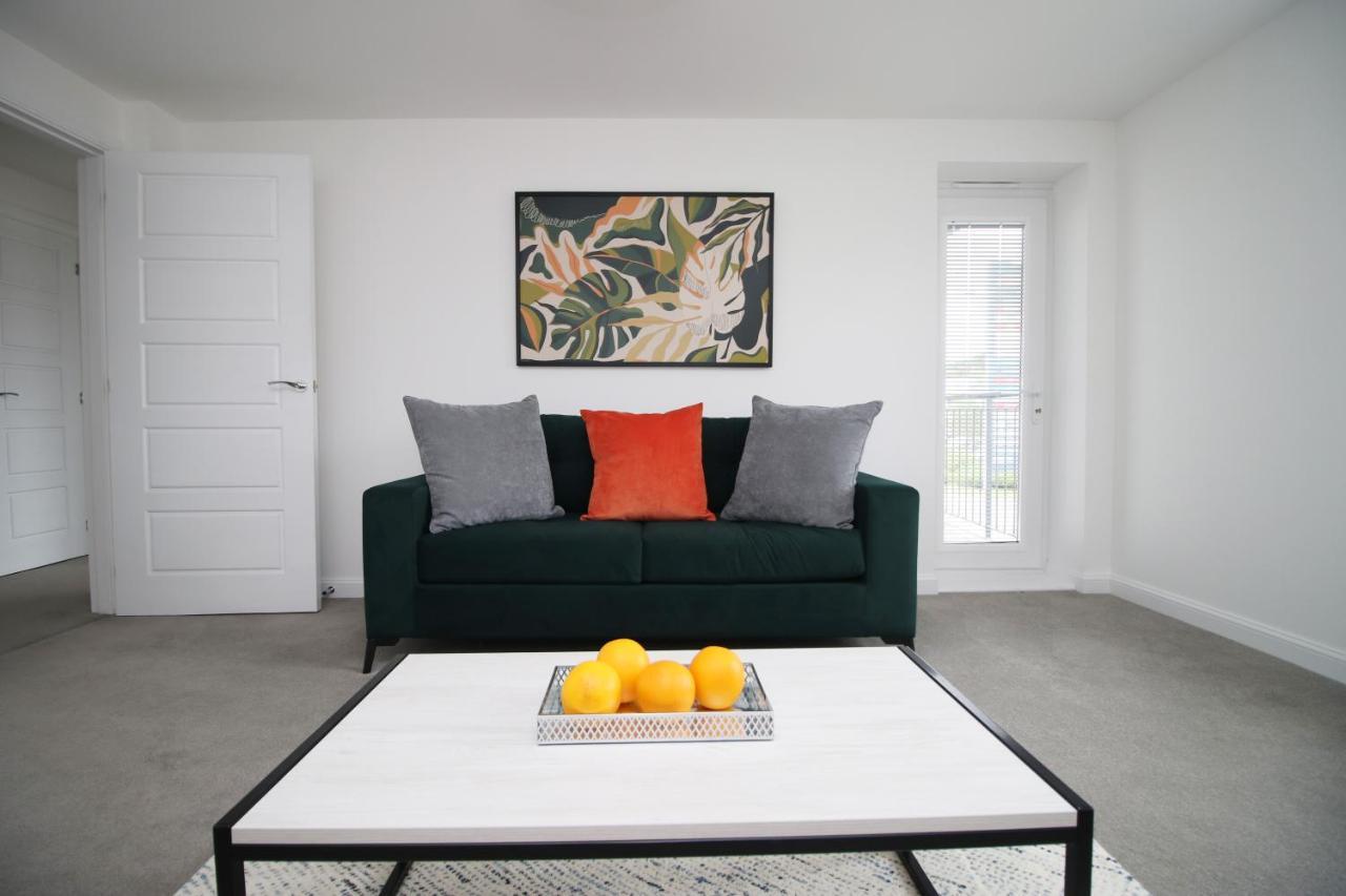 No 43 Stadium Views By Ssw - 2Br, Parking, Sleeps 4, 3Min Walk To Stadium, 10Min Drive To City Centre, Marina And Close To M4 Morriston Buitenkant foto
