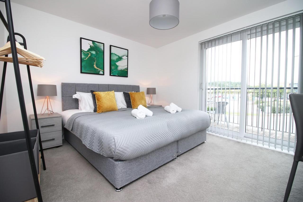 No 43 Stadium Views By Ssw - 2Br, Parking, Sleeps 4, 3Min Walk To Stadium, 10Min Drive To City Centre, Marina And Close To M4 Morriston Buitenkant foto