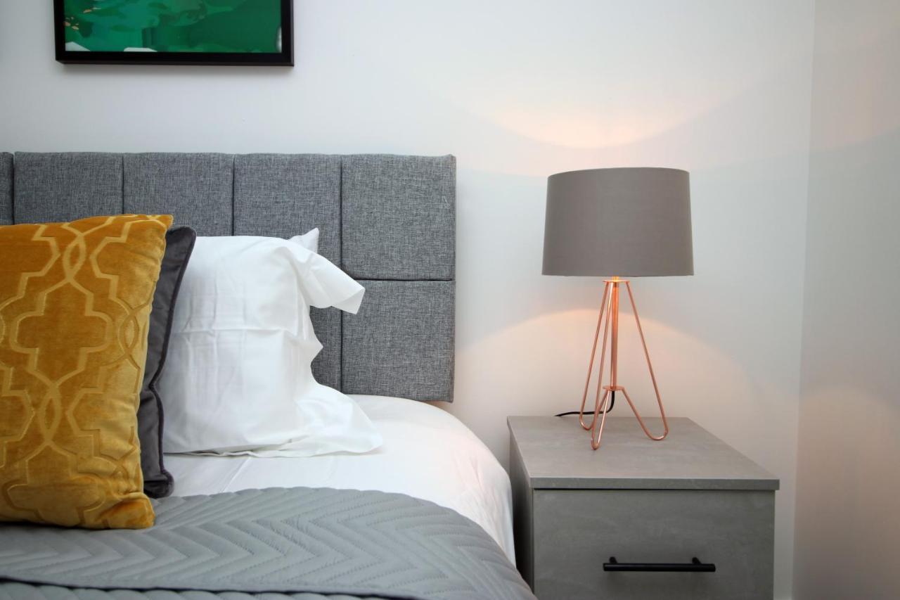 No 43 Stadium Views By Ssw - 2Br, Parking, Sleeps 4, 3Min Walk To Stadium, 10Min Drive To City Centre, Marina And Close To M4 Morriston Buitenkant foto