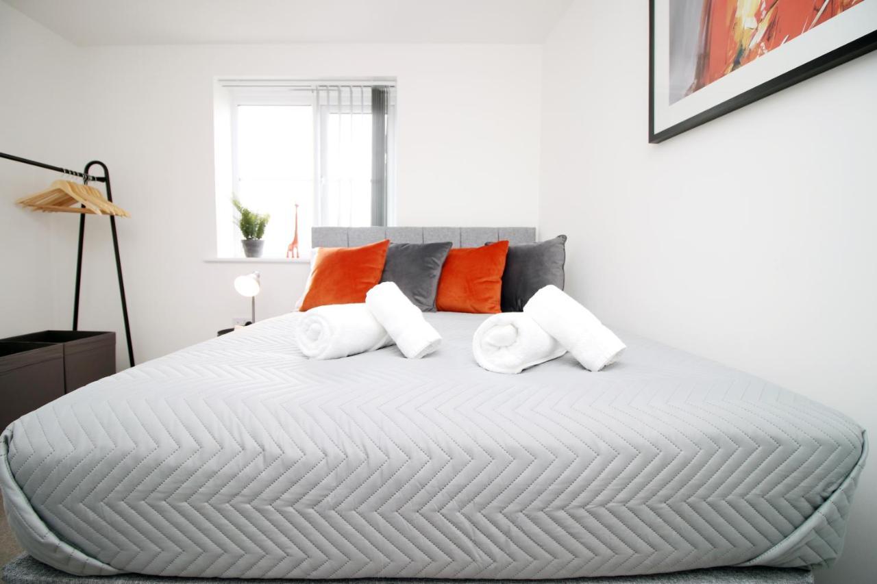 No 43 Stadium Views By Ssw - 2Br, Parking, Sleeps 4, 3Min Walk To Stadium, 10Min Drive To City Centre, Marina And Close To M4 Morriston Buitenkant foto